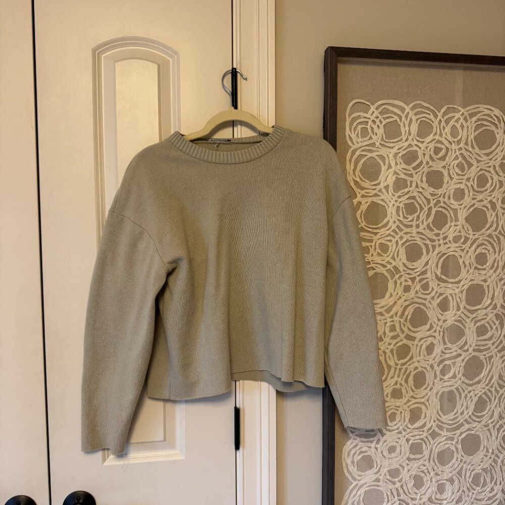 Zara Khaki colored sweater Size Medium